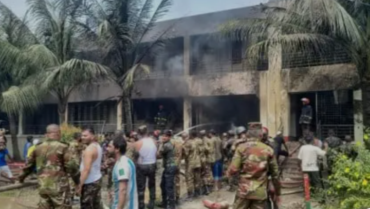 Pesawat Militer Bangladesh Jatuh di Kampus Dhaka, 19 Tewas, 150 Luka